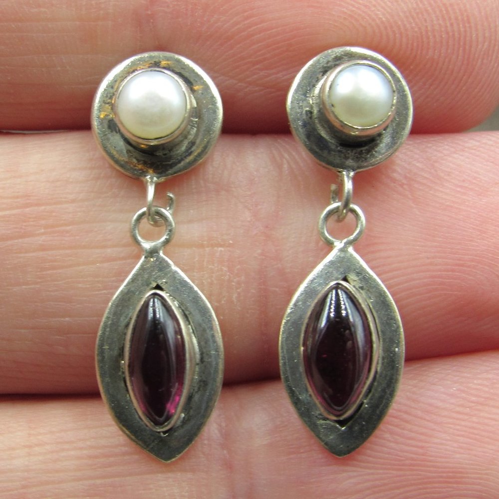 ***SALE - Sterling Tarnished Garnet & Pearl Inlay Earrings